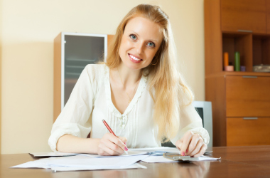 Учителя, проходящие сертификацию, получили письма-вызовы