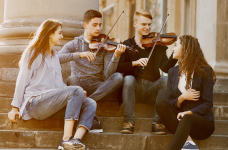 Творческие конкурсы при поступлении в вузы будут проводиться очно