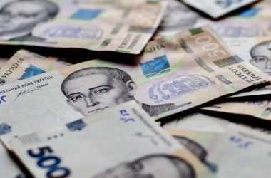 Заработная плата в образовательной сфере является одной из самых низких в стране