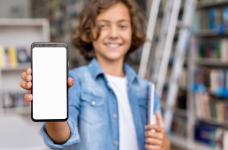 Образовательный омбудсмен просит отказаться от практики школьных фотоотчетов