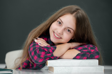 Выпускники 9 и 11 классов: кто имеет право на свидетельство с отличием