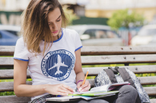 Украинский мерч для образования: как брендированные вещи создают атмосферу единства