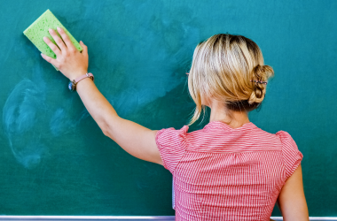 Дополнительные обязанности способствуют выгоранию учителей, - омбудсмен