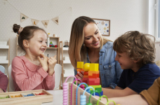 Рабочее время и начисление зарплат педагогам в детсадах: разъяснение МОН