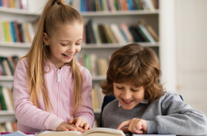 Теперь новые учебники в школы будут доставлять издательства