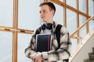 Абитуриенты в колледжи после 9 класса зачислены на контракт