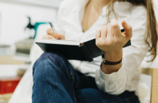 МОН: абсолютное большинство учителей положительно оценивают новые учебники