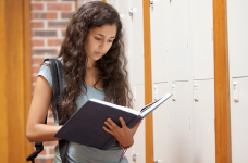 В этом году только 48 вузов набрали более тысячи первокурсников