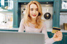 Родители не должны оплачивать электронный дневник, – омбудсмен