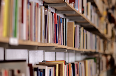 Доставка новых учебников для 8 классов в школы продолжается