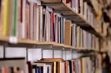 Доставка новых учебников для 8 классов в школы продолжается