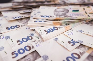 Правительству рекомендовано разработать новую модель оплаты труда учителей