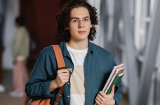 Прифронтовым и перемещенным вузам увеличили финансирование на 10%