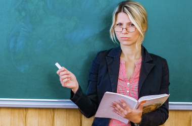 Педагоги зарабатывают меньше всех в Украине