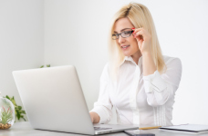 Кому вы отдадите свои деньги на повышение квалификации?