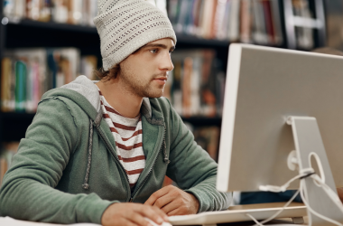 МОН проводит опрос студентов 2 курса об опыте обучения