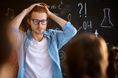 Интенсификация труда учителей углубит кадровый кризис в школах, – Профсоюз