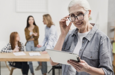 Как ваша школа преодолевает недостаток педагогических работников?