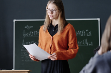 Учителя, обучающие за границей, смогут засчитывать стаж