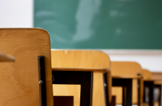 МОН: повышение зарплат педагогов усилит престиж профессии