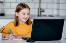 Школьники и искусственный интеллект: что важно изучать в цифровую эру