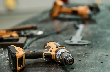 Правительство утвердило список предметов и веществ, запрещенных в школах