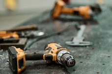 Правительство утвердило список предметов и веществ, запрещенных в школах