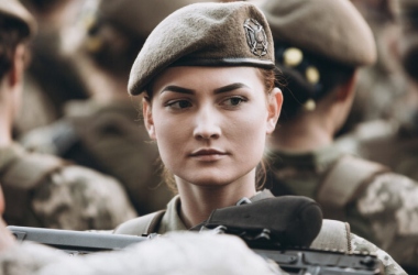 В военных учебных заведениях увеличивается количество абитуриентов-девушек