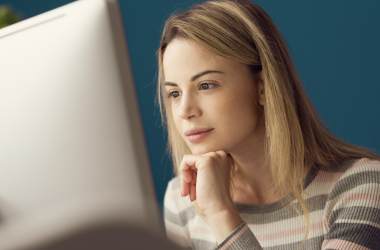 Учителям разъяснили, как проверить правильность начисления зарплаты