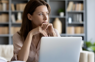 Профсоюз просит правительство установить надбавку для учителей в размере 30%