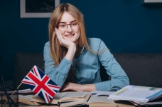 Изучение английского в Украине в 2026: с репетитором или самостоятельно?
