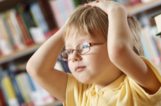 КМУ профинансировал пол года проведения занятий с учениками с ООП