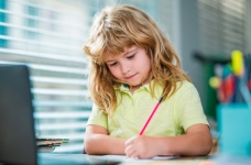 В помощь учителю: большая коллекция диктантов для учеников 3 класса