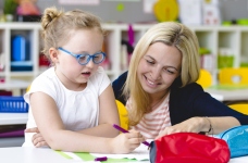 Расширен перечень педагогов в программе «Деньги ходят за учителем»