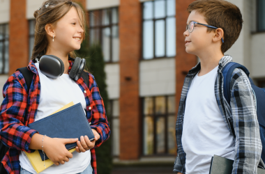 МОН все чаще получает обращения об использовании русского языка в школах