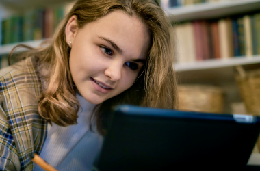 На мотивацию молодого учителя влияет не только зарплата, – омбудсмен