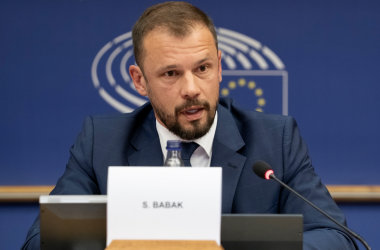 Повышение зарплаты педагогов возможно через изменение ее структуры, – Бабак