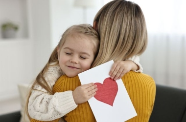 Открытки для мамы своими руками: идеи ко Дню матери