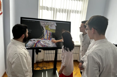Практика, инновации и международный опыт: почему абитуриенты выбирают Университет медицины и социальных наук