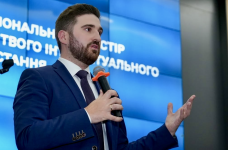 Еще один заместитель из команды Лесового покидает МОН