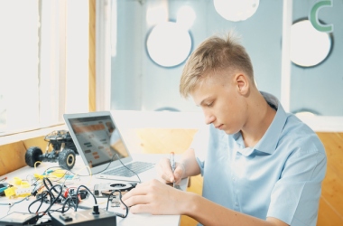 Объявлен набор участников на STEM Leadership School